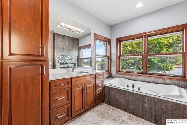519 S 249th Circle, Waterloo, NE 68069