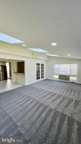 10748 WAYRIDGE DR, Gaithersburg, MD 20886