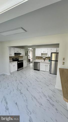 10748 WAYRIDGE DR, Gaithersburg, MD 20886