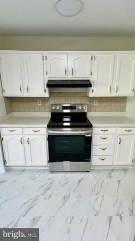 10748 WAYRIDGE DR, Gaithersburg, MD 20886