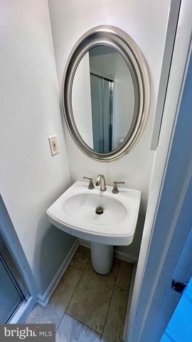 10748 WAYRIDGE DR, Gaithersburg, MD 20886