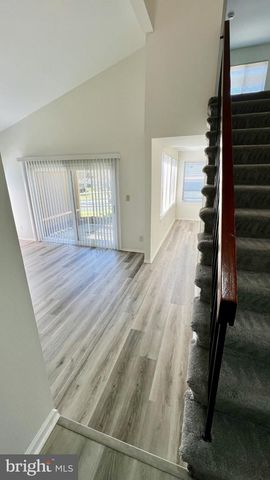 10748 WAYRIDGE DR, Gaithersburg, MD 20886