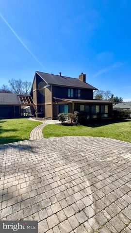 10748 WAYRIDGE DR, Gaithersburg, MD 20886