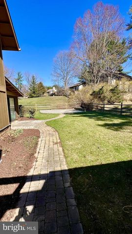 10748 WAYRIDGE DR, Gaithersburg, MD 20886