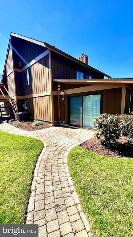 10748 WAYRIDGE DR, Gaithersburg, MD 20886