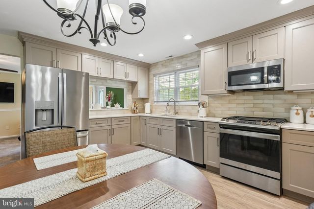 7 FAIRMOUNT DR, Sicklerville, NJ 08081