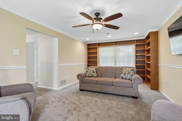7 FAIRMOUNT DR, Sicklerville, NJ 08081