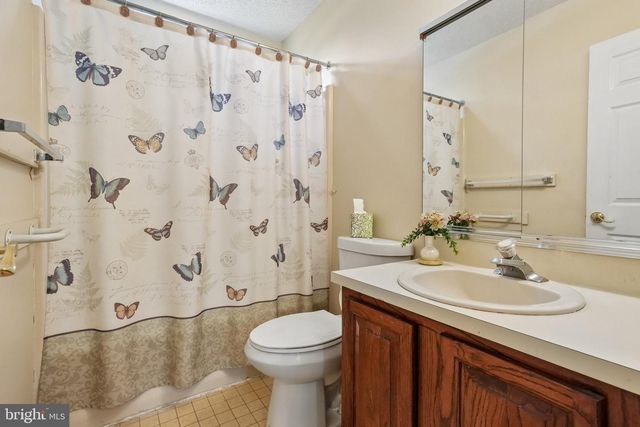 7 FAIRMOUNT DR, Sicklerville, NJ 08081