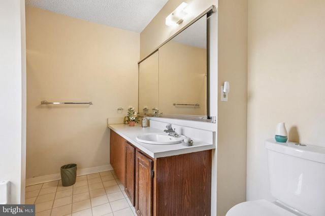 7 FAIRMOUNT DR, Sicklerville, NJ 08081