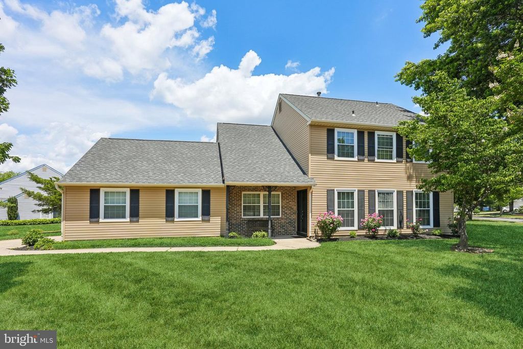 7 FAIRMOUNT DR, Sicklerville, NJ 08081
