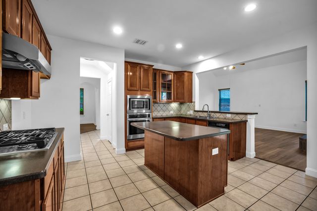 307 Sweet Gum Lane, Sunnyvale, TX 75182