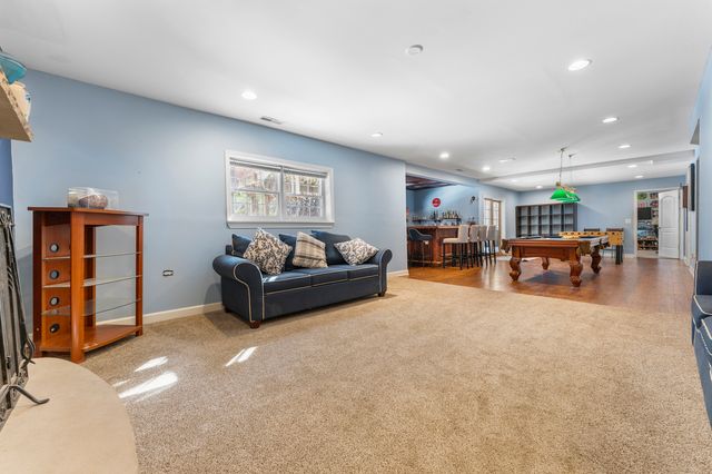 3506 Harvest Court, Island Lake, IL 60042