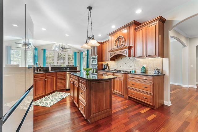 3506 Harvest Court, Island Lake, IL 60042