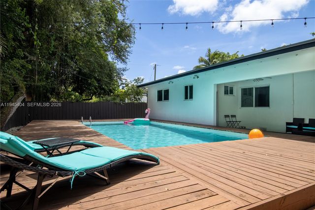 14325 NE 8th Ave, North Miami, FL 33161