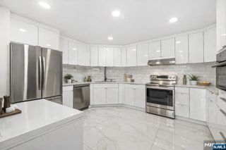 427 Harmon Cove Tower 427, Secaucus, NJ 07094