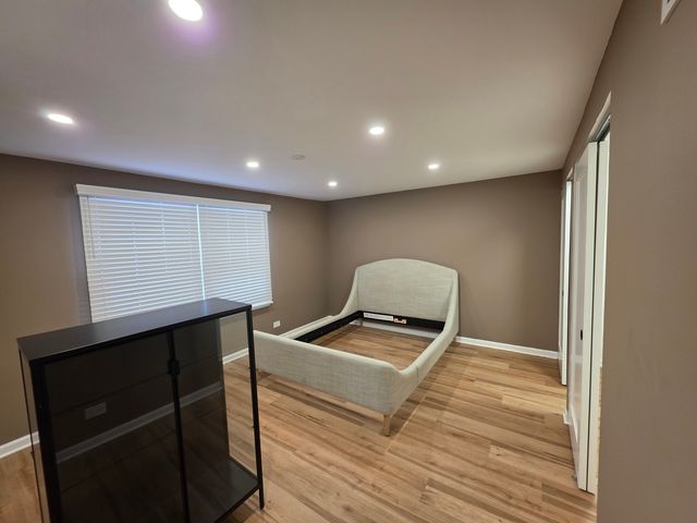 713 Old Post Road, Buffalo Grove, IL 60089