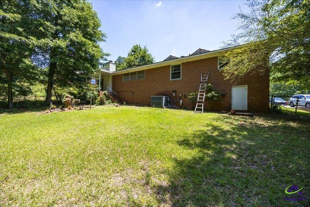 2418 Tredway Drive, Macon, GA 31211