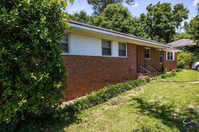 2418 Tredway Drive, Macon, GA 31211
