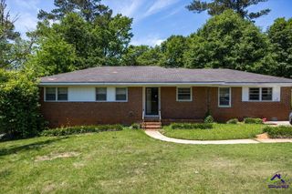 2418 Tredway Drive, Macon, GA 31211