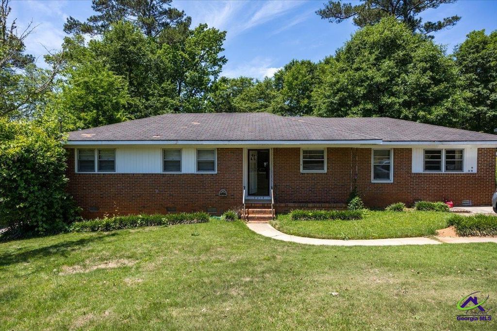 2418 Tredway Drive, Macon, GA 31211