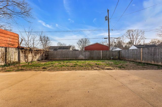 105 Lynn Dr, Columbia, TN 38401