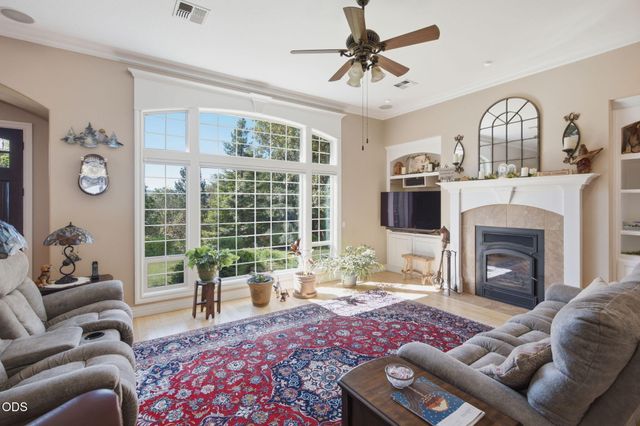 212 Isabella Lane, Grants Pass, OR 97526