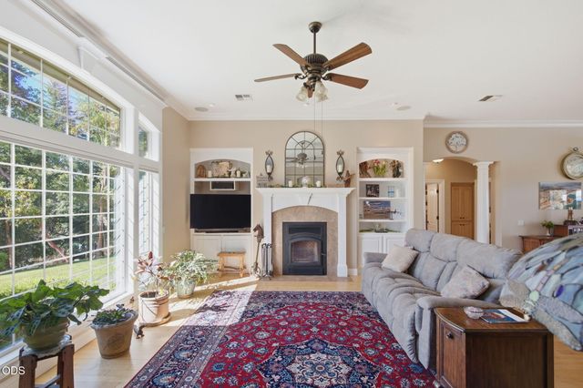 212 Isabella Lane, Grants Pass, OR 97526