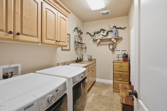 212 Isabella Lane, Grants Pass, OR 97526