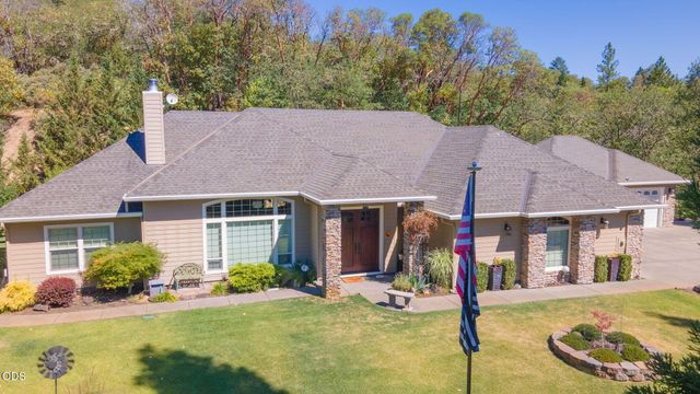 212 Isabella Lane, Grants Pass, OR 97526