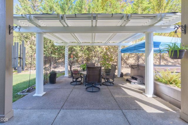 212 Isabella Lane, Grants Pass, OR 97526