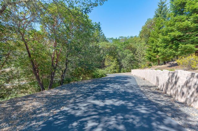 212 Isabella Lane, Grants Pass, OR 97526