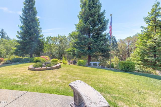 212 Isabella Lane, Grants Pass, OR 97526