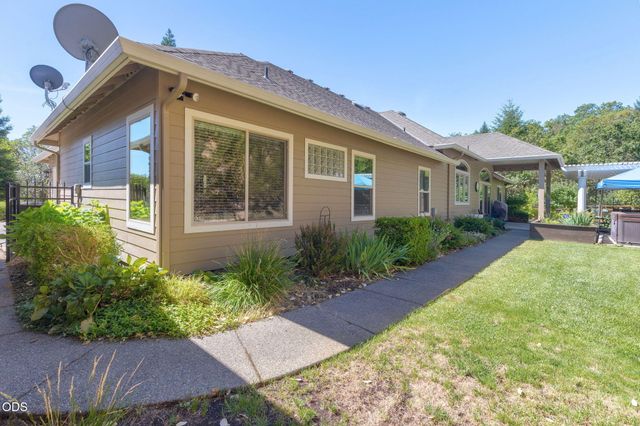 212 Isabella Lane, Grants Pass, OR 97526