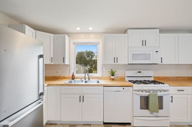 27 Ritter Street, Nashua, NH 03060
