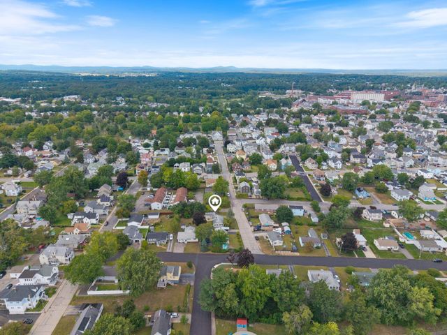 27 Ritter Street, Nashua, NH 03060