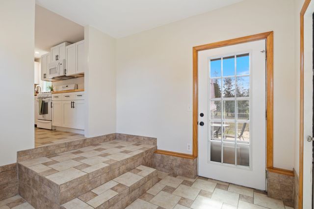 27 Ritter Street, Nashua, NH 03060