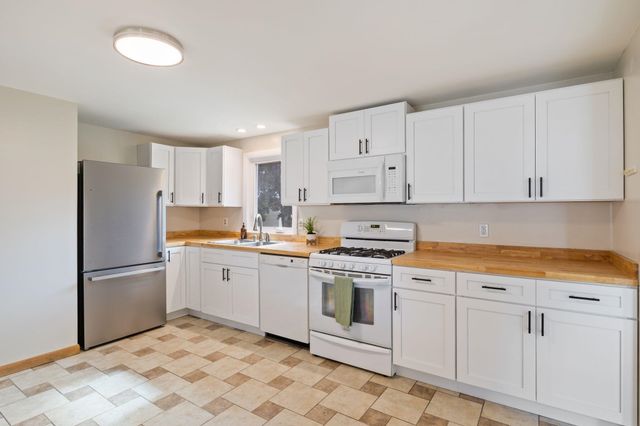 27 Ritter Street, Nashua, NH 03060