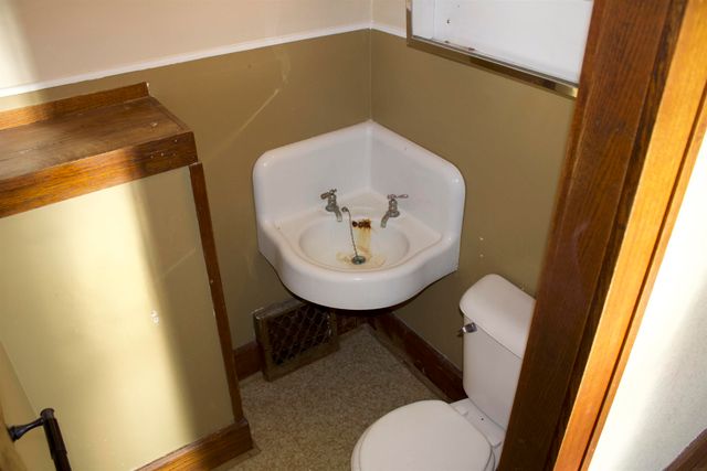 713 S Adams Street, Wellsburg, IA 50680