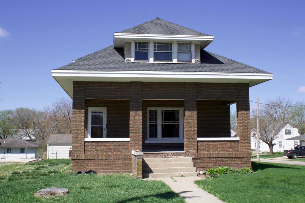713 S Adams Street, Wellsburg, IA 50680