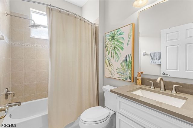 9262 Palm Island CIR, North Fort Myers, FL 33903