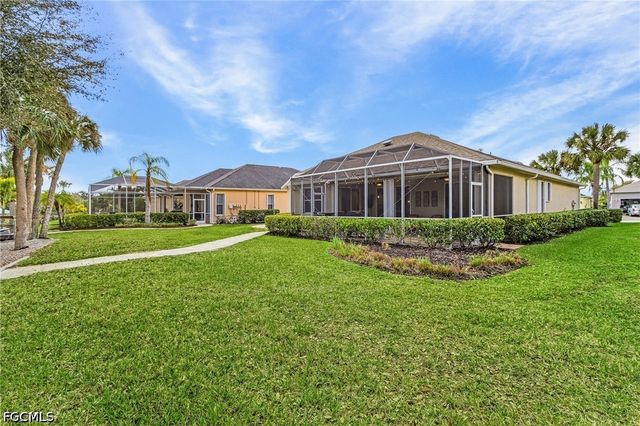 9262 Palm Island CIR, North Fort Myers, FL 33903
