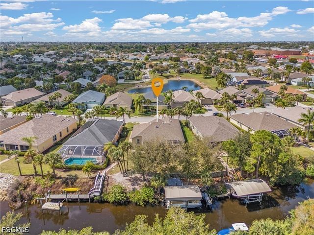 9262 Palm Island CIR, North Fort Myers, FL 33903