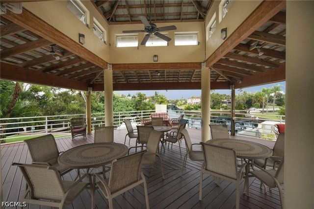 9262 Palm Island CIR, North Fort Myers, FL 33903