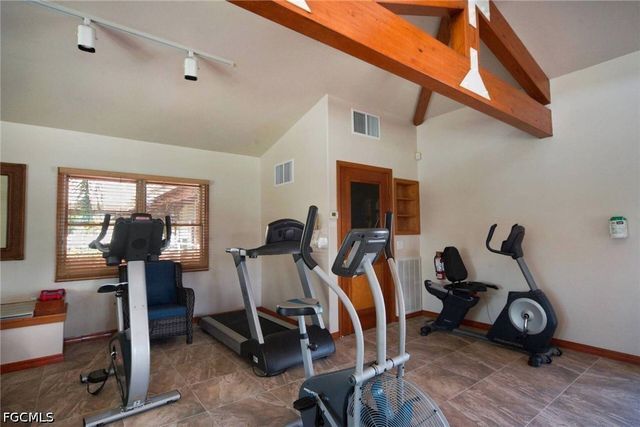 9262 Palm Island CIR, North Fort Myers, FL 33903