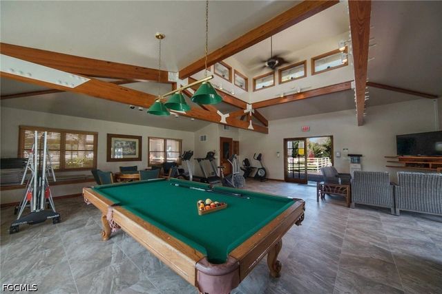 9262 Palm Island CIR, North Fort Myers, FL 33903