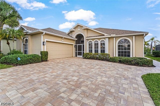 9262 Palm Island CIR, North Fort Myers, FL 33903