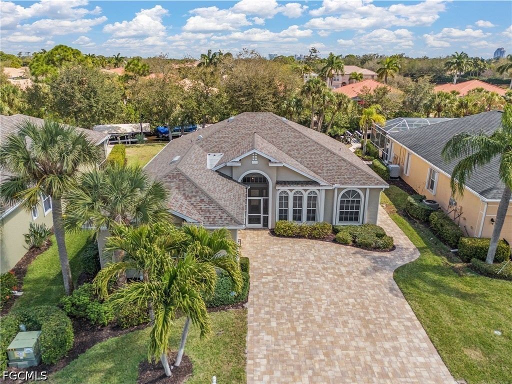 9262 Palm Island CIR, North Fort Myers, FL 33903