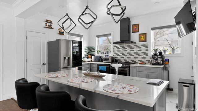 175 Hempstead Avenue, Lynbrook, NY 11563