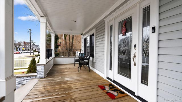 175 Hempstead Avenue, Lynbrook, NY 11563