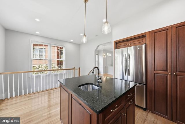 1922 N DANIEL ST, Arlington, VA 22201